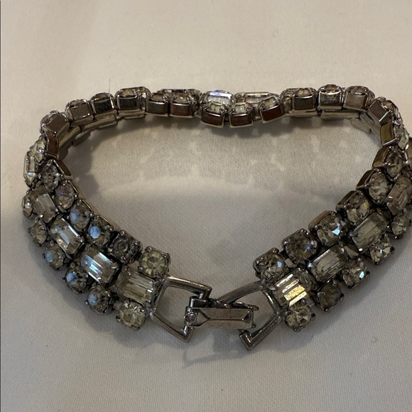 Jewelry - Vintage retro C 1950s signed Weiss bracelet in beautiful condition.